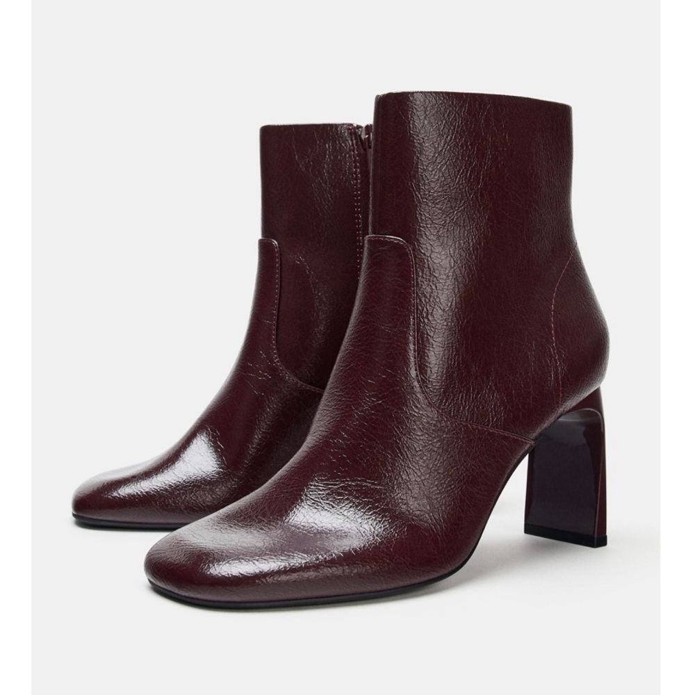 ROUND TOE HEELED ANKLE BOOTS